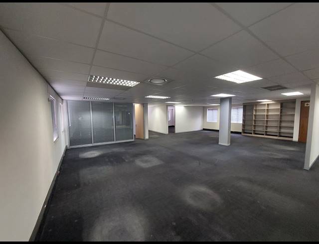 389M² OFFICE TO LET IN GREENSTONE HILL
